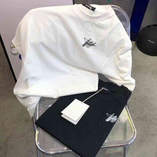 welldone men's t shirt brand side shoulder w letter printed short sleeve oversize loose round neck t-shirt simple loose casual fashion, White;black
welldone men's t shirt brand side shoulder w letter printed short sleeve oversize loose round neck t-shirt simple loose casual fashion, White;black