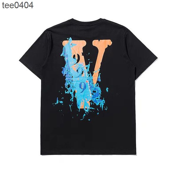 chao tee brand vloness short sleeve painted large v letter printed round neck t-shirt for men and women, White;black
chao tee brand vloness short sleeve painted large v letter printed round neck t-shirt for men and women, White;black