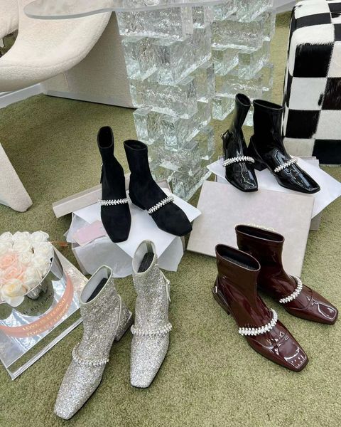 2022ss new rhinestone elastic naked boots small square head with luxury rhinestone nails decorated pearl chain box dust bag, Black
2022ss new rhinestone elastic naked boots small square head with luxury rhinestone nails decorated pearl chain box dust bag, Black