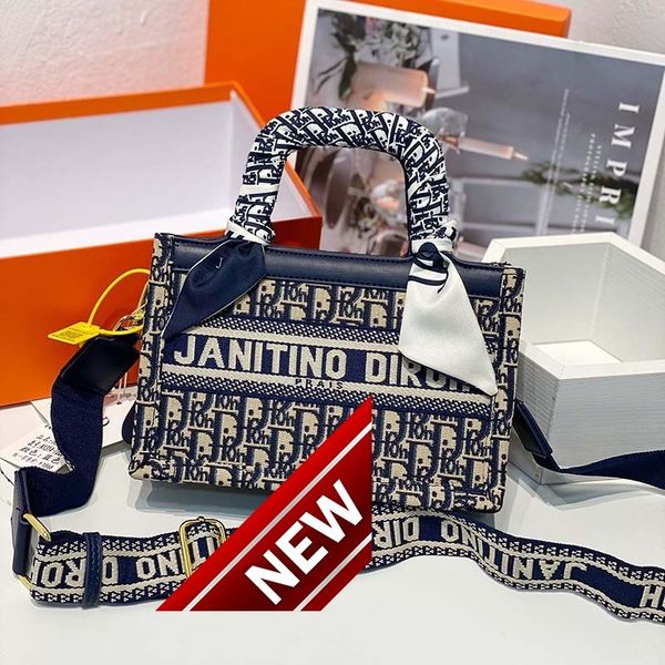 luxury design crossbody bag 2022 xia xiaotuote classic embroidery d tiger hand held high sense single shoulder messenger wide strap counter
luxury design crossbody bag 2022 xia xiaotuote classic embroidery d tiger hand held high sense single shoulder messenger wide strap counter