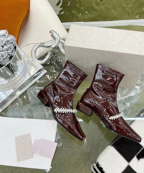 2022ss new rhinestone elastic naked boots small square head with luxury rhinestone nails decorated pearl chain box dust bag 35-40, Black
2022ss new rhinestone elastic naked boots small square head with luxury rhinestone nails decorated pearl chain box dust bag 35-40, Black