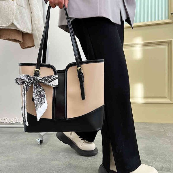 messenger bags urban simple and fashionable commuter backpack women's 2022 spring new large capacity color contrast bag tot handbags
messenger bags urban simple and fashionable commuter backpack women's 2022 spring new large capacity color contrast bag tot handbags
