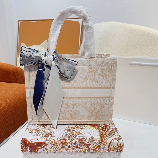 2022 woman fashion the tote bag designer bag handbags lady embroidery book handbag luxury shoulder bags wallet crossbody jungle collection s
2022 woman fashion the tote bag designer bag handbags lady embroidery book handbag luxury shoulder bags wallet crossbody jungle collection s