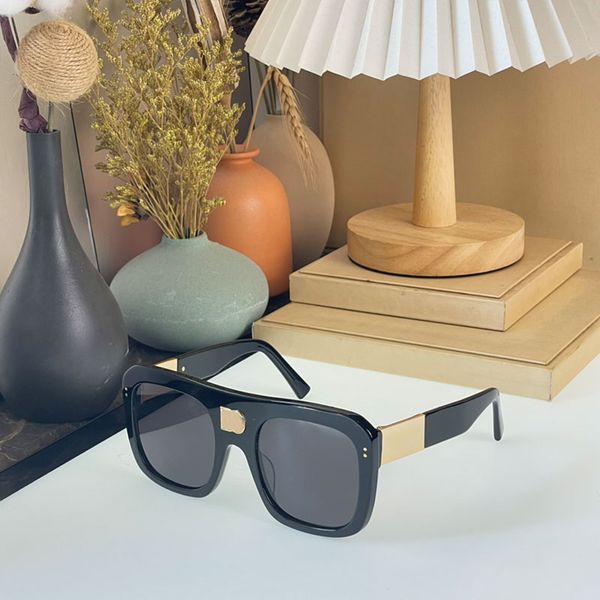 designer men ladies sunglasses 4397 fashion style eye protection random frame with box, White;black
designer men ladies sunglasses 4397 fashion style eye protection random frame with box, White;black