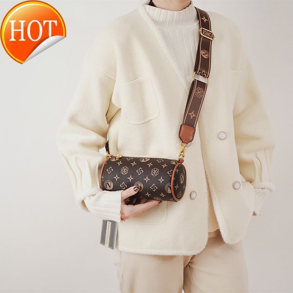 bag women 2022 new texture classic printed msenger shoulder foreign style fashion flower pillow bag
bag women 2022 new texture classic printed msenger shoulder foreign style fashion flower pillow bag