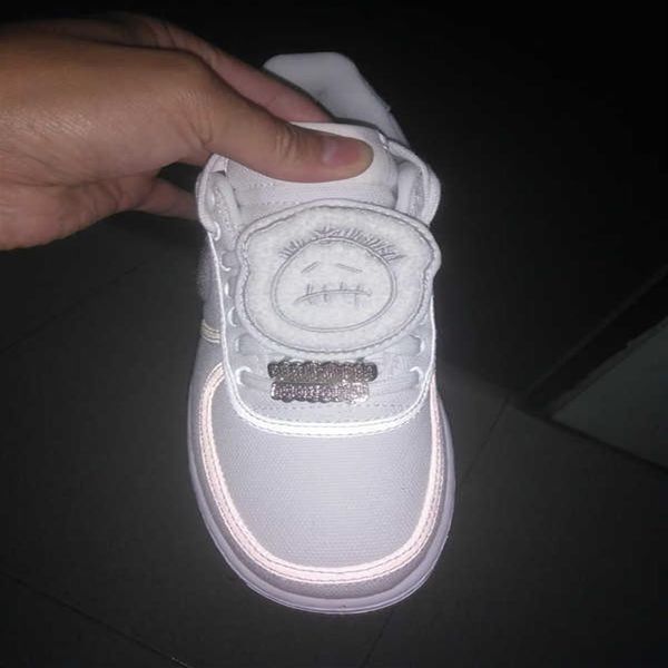 original quality authentic runner sneakers white black shoes travis aq4211-100219v
original quality authentic runner sneakers white black shoes travis aq4211-100219v