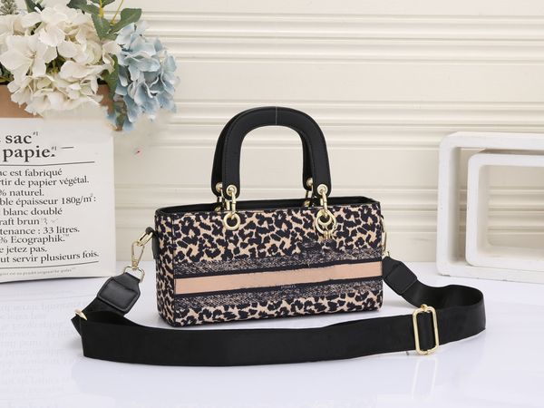 22ss classic printed women handbag shoulder bag totes evening bag fashion bags shopping satchels cross body luxury designer purses envelope
22ss classic printed women handbag shoulder bag totes evening bag fashion bags shopping satchels cross body luxury designer purses envelope