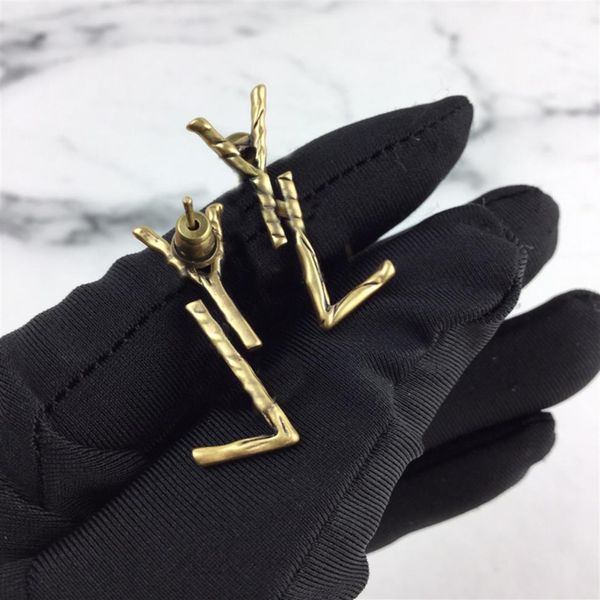 2022 fashion gold stud earrings brooch pendant for women earring luxurys designers jewelry sutds 925 silver hoops 2201576, Golden;silver
2022 fashion gold stud earrings brooch pendant for women earring luxurys designers jewelry sutds 925 silver hoops 2201576, Golden;silver
