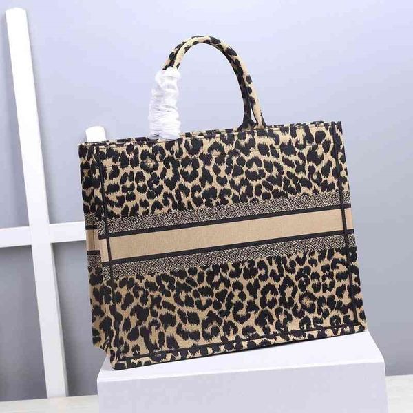good bags embroidery duffle handbags tote luxuries designers women canvas classic fashion shopping oversize purse many colors
good bags embroidery duffle handbags tote luxuries designers women canvas classic fashion shopping oversize purse many colors