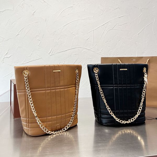 quilted bucket bag women chain shoulder bags thread handbags designer shop bags purse genuine leathert fashion letter hardware
quilted bucket bag women chain shoulder bags thread handbags designer shop bags purse genuine leathert fashion letter hardware