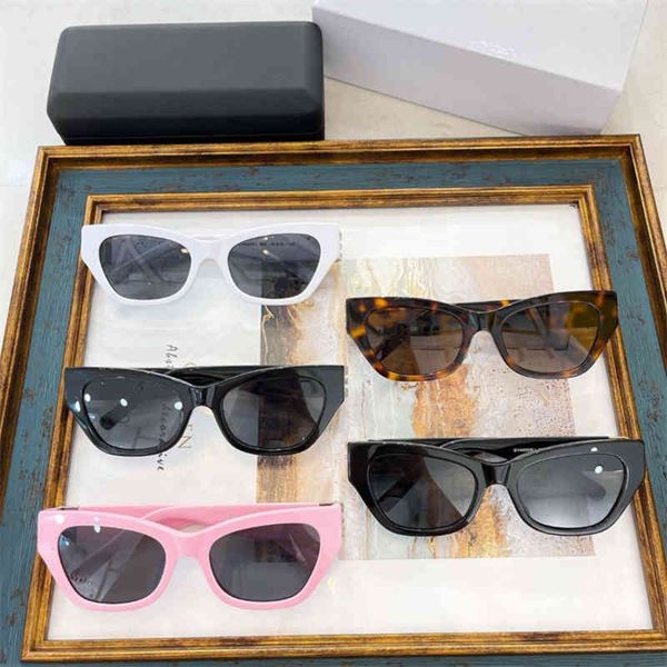 sunglasses fashion gv family personalized box ins net red same sunglasses gv40008 bs4g, White;black
sunglasses fashion gv family personalized box ins net red same sunglasses gv40008 bs4g, White;black