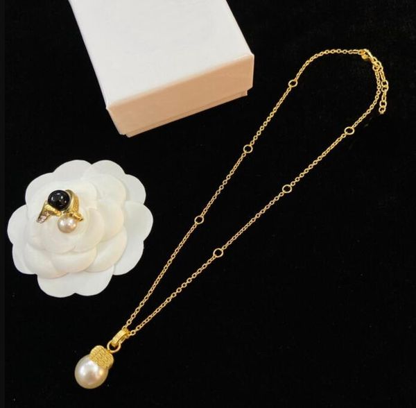 women's brass chain necklaces with pearl pendant and black pearl ring greece meander pattern set banshee medusa head portrait 18k gold
women's brass chain necklaces with pearl pendant and black pearl ring greece meander pattern set banshee medusa head portrait 18k gold