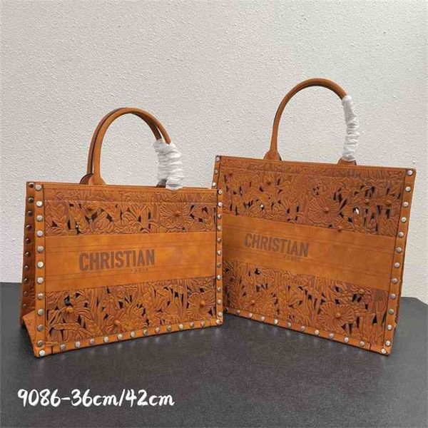 good d bagluxury bag family 2022 autumn and winter new manual leather carving stamen shopping letter single shoulder button nail fashion wom
good d bagluxury bag family 2022 autumn and winter new manual leather carving stamen shopping letter single shoulder button nail fashion wom