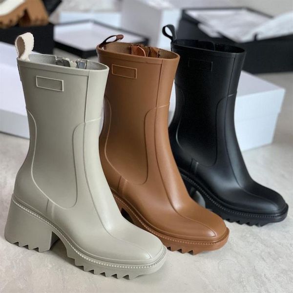 luxurys designers women rain boots england style waterproof welly pvc water rains shoe zipper vintage square head shoes fashion knee-hi233z, Black;red
luxurys designers women rain boots england style waterproof welly pvc water rains shoe zipper vintage square head shoes fashion knee-hi233z, Black;red