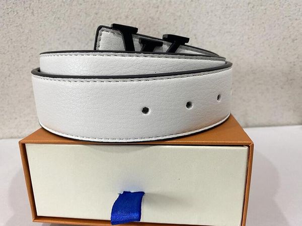 2022 men designers belts buckle genuine leather belt width 3.8cm highly quality, Black;brown
2022 men designers belts buckle genuine leather belt width 3.8cm highly quality, Black;brown