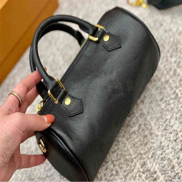 evening bags women handbags designer bags cowhide with wide shoulder straps and coin purse pillow type round and cute
evening bags women handbags designer bags cowhide with wide shoulder straps and coin purse pillow type round and cute