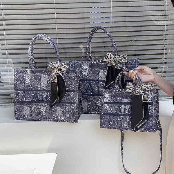 2022 shoulder bag handbag fashion red printing large capacity summer texture bag popular canvas ha
2022 shoulder bag handbag fashion red printing large capacity summer texture bag popular canvas ha