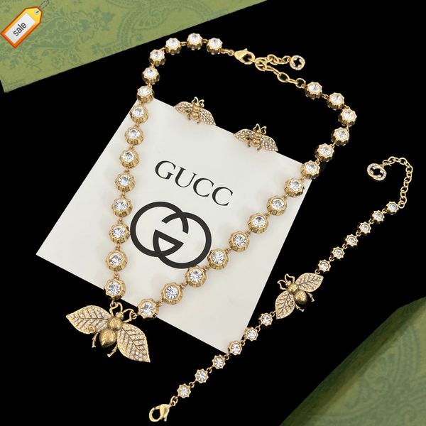 luxury designer necklaces for women family / gujia 2022 new bee necklace women's double letter earrins brass bracelet, Silver
luxury designer necklaces for women family / gujia 2022 new bee necklace women's double letter earrins brass bracelet, Silver