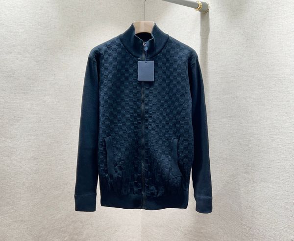 2022 men's sweater new men's wear in autumn and winter long sleeve v-neck diamond knitted cardigan both men and women, White;black
2022 men's sweater new men's wear in autumn and winter long sleeve v-neck diamond knitted cardigan both men and women, White;black
