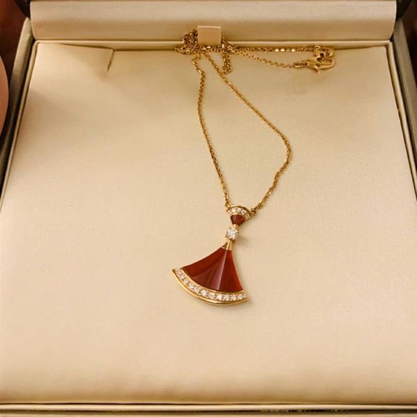 luxury designer necklace classic fashion choker elegance fan-shaped jewelry necklace pendant high-end gift box packaging255i, Silver
luxury designer necklace classic fashion choker elegance fan-shaped jewelry necklace pendant high-end gift box packaging255i, Silver