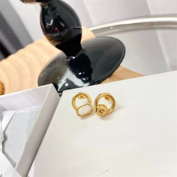fashion women designer stud earring luxury jewelry earrings classic prom wedding party jewelrys with box, Golden;silver
fashion women designer stud earring luxury jewelry earrings classic prom wedding party jewelrys with box, Golden;silver