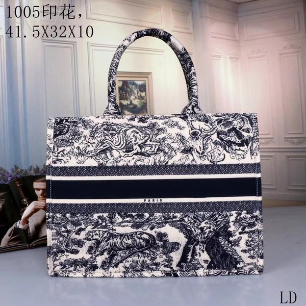 women's fashion designers handbags luxury shoulder bag crossbody tote purse handbag message bags classic denim embroidery 42cm letters
women's fashion designers handbags luxury shoulder bag crossbody tote purse handbag message bags classic denim embroidery 42cm letters