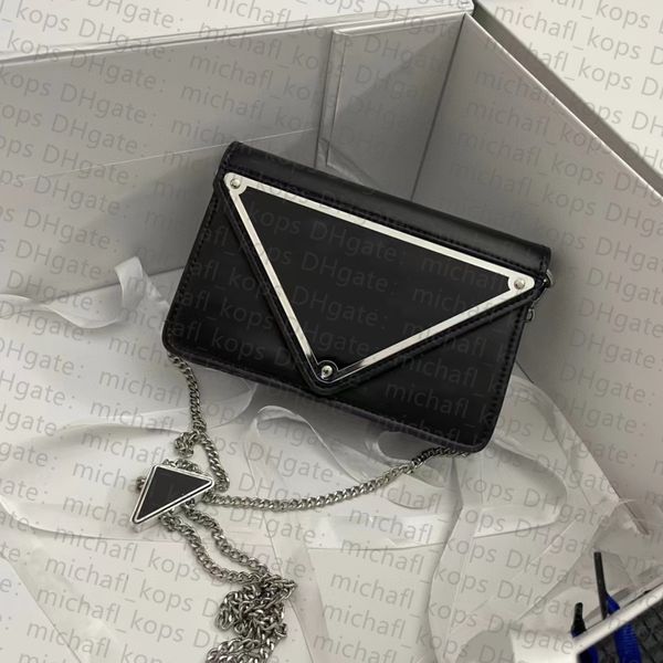 luxury women shoulder large capacity triangle clamshell chain bag cowhide designer crossbody
luxury women shoulder large capacity triangle clamshell chain bag cowhide designer crossbody