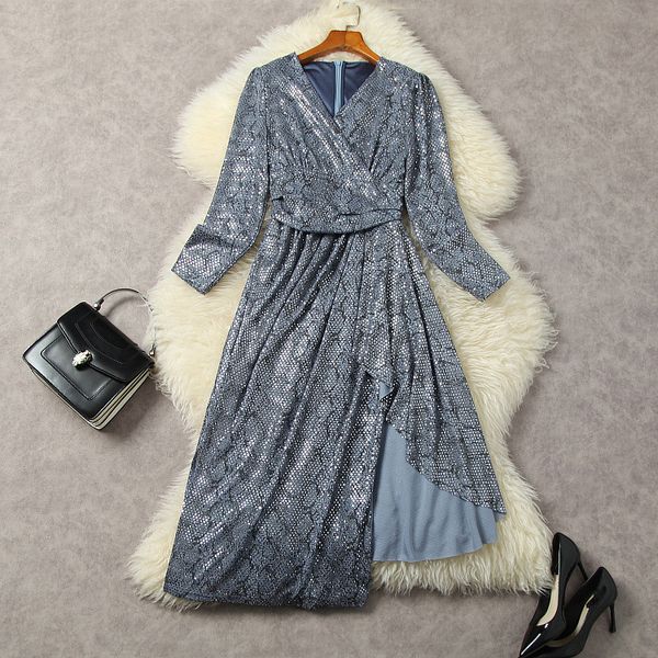 casual dresses new european and american women's wear for winter 2022 long sleeve v-neck heavy sequins fashion irregular dress, Black;gray
casual dresses new european and american women's wear for winter 2022 long sleeve v-neck heavy sequins fashion irregular dress, Black;gray