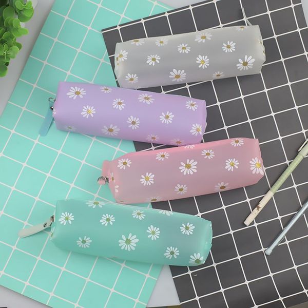 1pc daisy pencil bags waterproof transparent case tpu daisy stationery gift girls students bag kawaii makeup cosmetic travel 1223037
1pc daisy pencil bags waterproof transparent case tpu daisy stationery gift girls students bag kawaii makeup cosmetic travel 1223037
