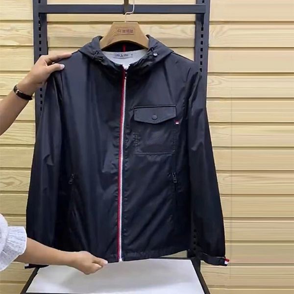 22ss mens jacket nylon waterproof hooded jackets outdoor sportswear zipper coat embroidered cardigan plus size men clothing 5xl, Black;brown
22ss mens jacket nylon waterproof hooded jackets outdoor sportswear zipper coat embroidered cardigan plus size men clothing 5xl, Black;brown