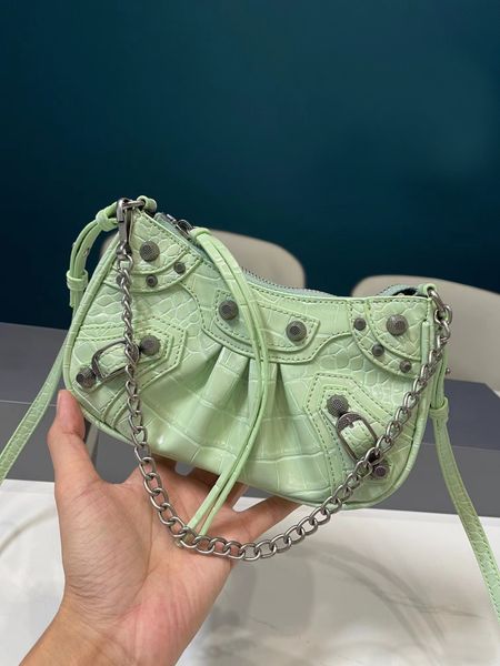 designer bags women's fashion cross body shoulder bag alligator leather used silver metal accessories box 21 13cm
designer bags women's fashion cross body shoulder bag alligator leather used silver metal accessories box 21 13cm