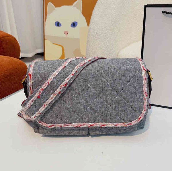 cc bag shopping bags 2022ss vintage messenger canvas twist braided hardware classic quilted plaid multi-pocket shoulder designer luxury ladi
cc bag shopping bags 2022ss vintage messenger canvas twist braided hardware classic quilted plaid multi-pocket shoulder designer luxury ladi