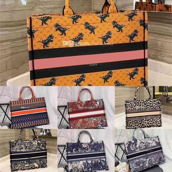 good bags luxury handbags 2022 fashion women handbag esigner gray white tiger print embroider
good bags luxury handbags 2022 fashion women handbag esigner gray white tiger print embroider