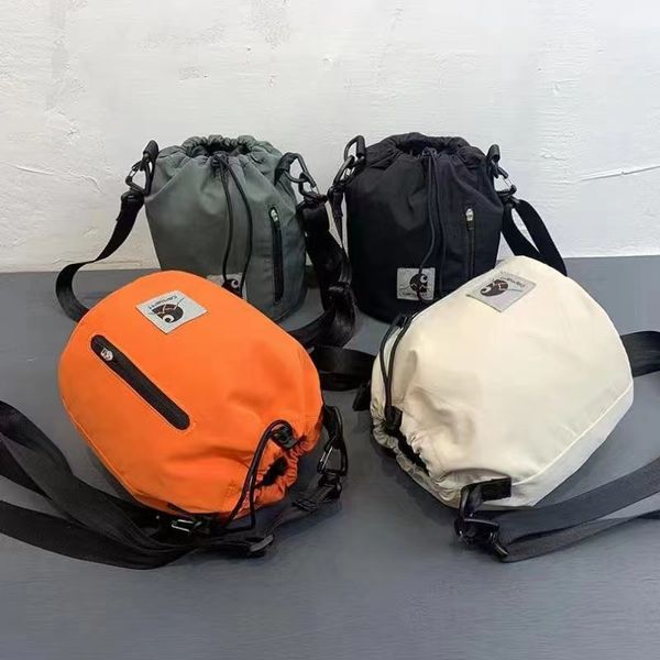 european and american kaha bucket bag single shoulder crossbody handbag fashionable leisure fashionable design outdoor street style
european and american kaha bucket bag single shoulder crossbody handbag fashionable leisure fashionable design outdoor street style