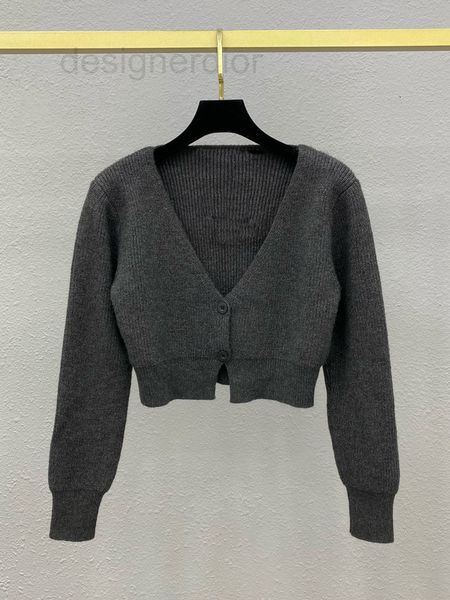 women's sweaters designer 2022 dawang early autumn new dark gray v-neck long sleeve knitted cardigan fashionable and versatile short co, White;black
women's sweaters designer 2022 dawang early autumn new dark gray v-neck long sleeve knitted cardigan fashionable and versatile short co, White;black