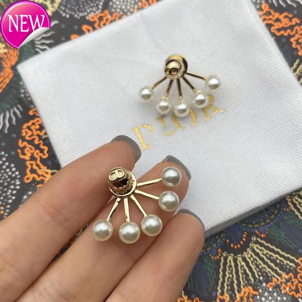 luxury brand design earrings d home back hanging fan-shaped pearl earrings advanced light net red simple letters women's, Golden;silver
luxury brand design earrings d home back hanging fan-shaped pearl earrings advanced light net red simple letters women's, Golden;silver