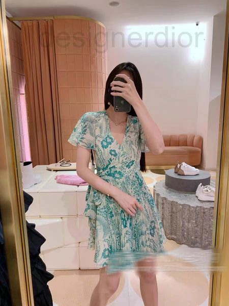 casual dresses designer fadan 's spring and summer 2022 new product ladies' temperament slim fit broken flower jumpsuit pleated s, Black;gray
casual dresses designer fadan 's spring and summer 2022 new product ladies' temperament slim fit broken flower jumpsuit pleated s, Black;gray