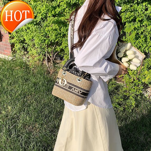 new designer handbagsnet red fashion woven portable small women's 2022 summer new wide shoulder strap straw single vegetable basket
new designer handbagsnet red fashion woven portable small women's 2022 summer new wide shoulder strap straw single vegetable basket