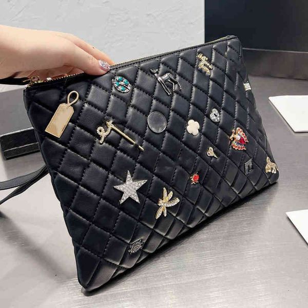 cc bag shopping s 30x20cm womens badge diamonds coins clutch designer love quilted lambskin sequined rhinestone classic diamond zippe
cc bag shopping s 30x20cm womens badge diamonds coins clutch designer love quilted lambskin sequined rhinestone classic diamond zippe