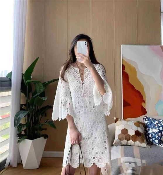 casual dresses fadan family early autumn romantic white v-neck hook flower hollow out horn sleeve high waist water-soluble lace dress, Black;gray
casual dresses fadan family early autumn romantic white v-neck hook flower hollow out horn sleeve high waist water-soluble lace dress, Black;gray