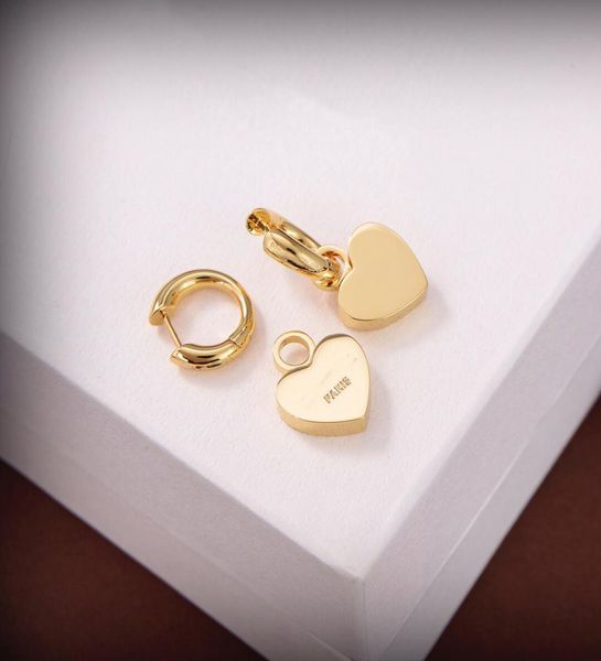 2022 designer b stud metal earrings female plain ring earrings hoop earings, Golden;silver
2022 designer b stud metal earrings female plain ring earrings hoop earings, Golden;silver