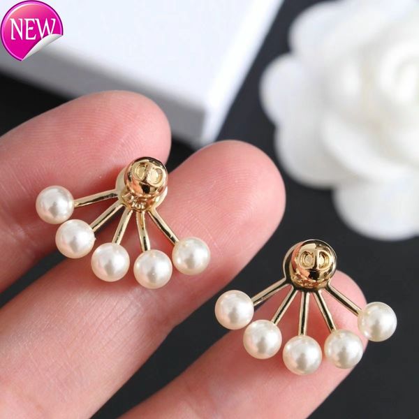 luxury brand design earrings d family pair letter cd fan-shaped pearl earrings women's fashion personality simple, Golden;silver
luxury brand design earrings d family pair letter cd fan-shaped pearl earrings women's fashion personality simple, Golden;silver