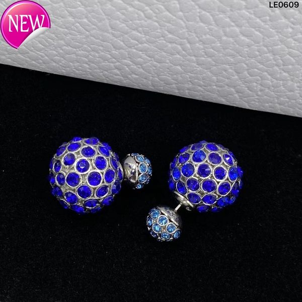 luxury brand design earrings d family / di 2022 new blue diamond ball earrings women's fashion temperament trend personalized, Golden;silver
luxury brand design earrings d family / di 2022 new blue diamond ball earrings women's fashion temperament trend personalized, Golden;silver