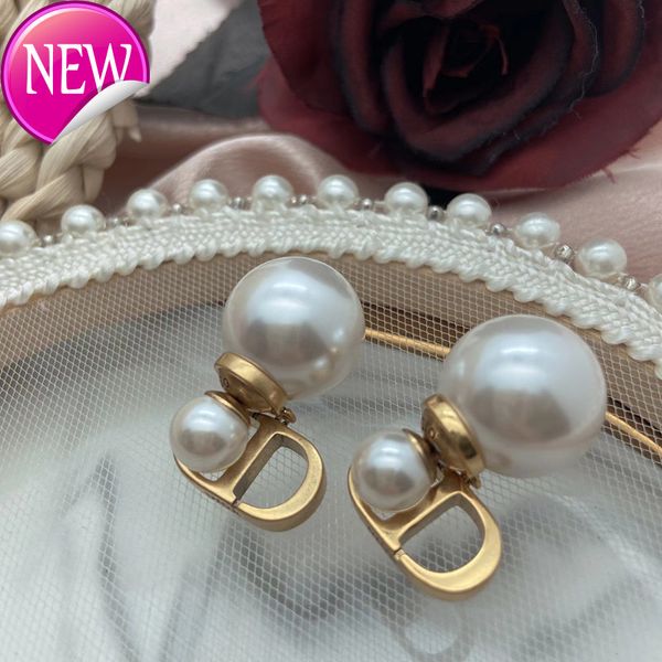 luxury brand design earrings di jia d pearl earrings fashion simple cool style cd letters high version 925, Golden;silver
luxury brand design earrings di jia d pearl earrings fashion simple cool style cd letters high version 925, Golden;silver