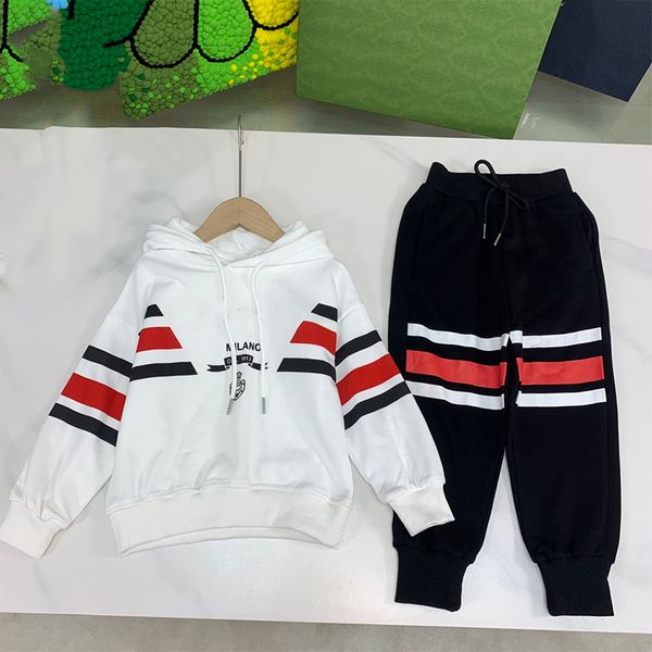 baby designer clothes set autumn new red and white classic 2-color hooded pullover long sleeved hoodie sweatpants for kids clothing
baby designer clothes set autumn new red and white classic 2-color hooded pullover long sleeved hoodie sweatpants for kids clothing