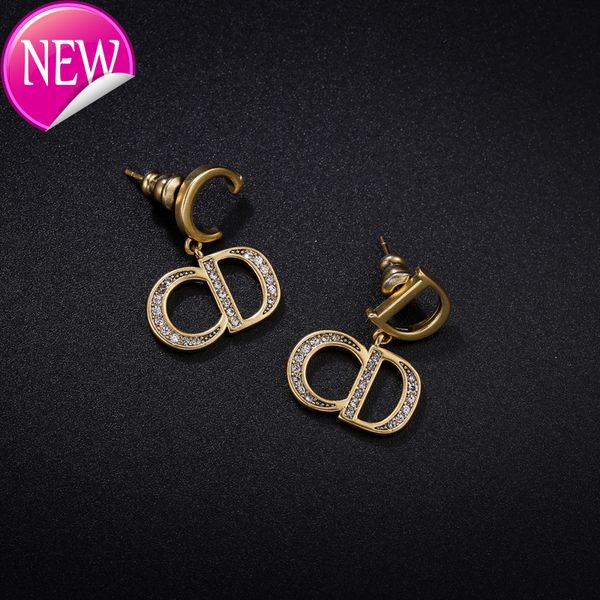 luxury brand design earrings d family / di new cd letter inlaid earrings fashion trend silver needle material exquisite workmanship female, Golden;silver
luxury brand design earrings d family / di new cd letter inlaid earrings fashion trend silver needle material exquisite workmanship female, Golden;silver