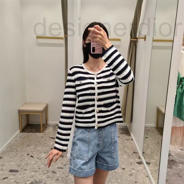 women's sweaters designer fadan 's 2022 spring and summer new stripe hollow hook pocket button knit cardigan coat, White;black
women's sweaters designer fadan 's 2022 spring and summer new stripe hollow hook pocket button knit cardigan coat, White;black