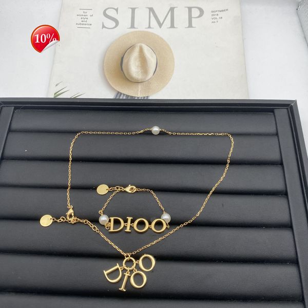 luxury design women's necklace d family cd letter high sense for brass material does not fade net red tassel, Silver
luxury design women's necklace d family cd letter high sense for brass material does not fade net red tassel, Silver