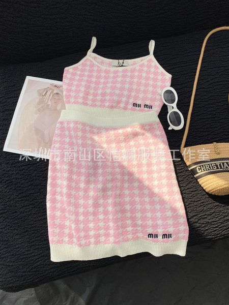 women's tracksuits designer shenzhen nanyoumujia 22 autumn winter new product sweet pink thousand bird lattice knitted suspender vest h, Gray
women's tracksuits designer shenzhen nanyoumujia 22 autumn winter new product sweet pink thousand bird lattice knitted suspender vest h, Gray