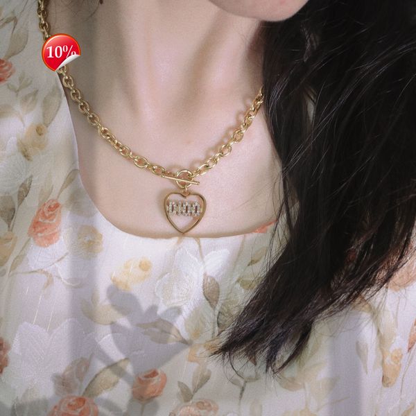 luxury design women's necklace titanium steel d home used wind ot buckle love full diamond letter thick chain female 18k gold collarbon, Silver
luxury design women's necklace titanium steel d home used wind ot buckle love full diamond letter thick chain female 18k gold collarbon, Silver